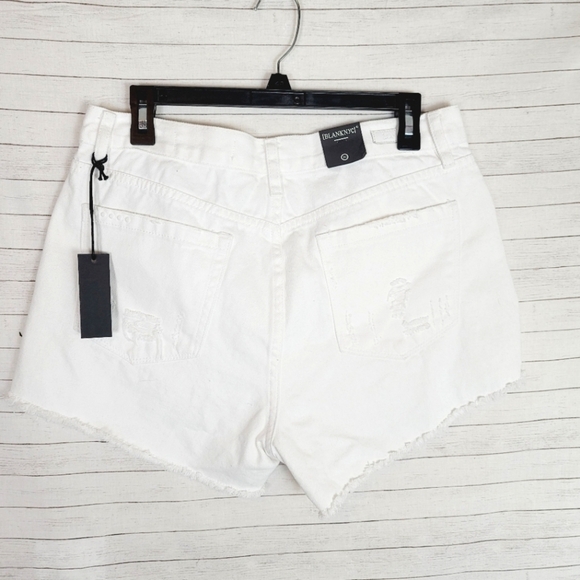 BLANKNYC DISTRESSED CUTOFF BUTTON FLY DENIM SHORTS IN WHITE, SZ 30 - Picture 6 of 14